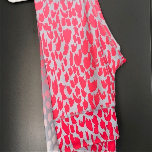 *SOLD* Alo pink and gray yoga pants. - Picture 3 of 5